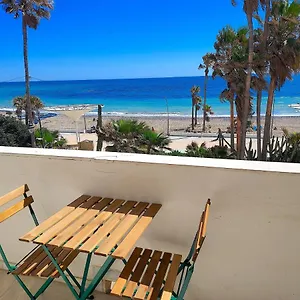 apartamento-en-primera-linea-de-playa-en-estepona.es-andalucia.com/